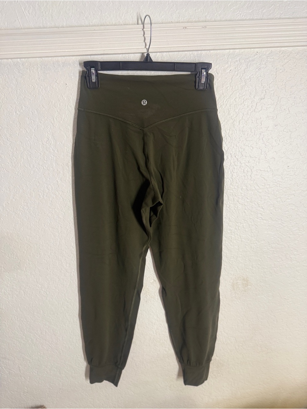 lululemon athletica women’s size 6' Olive Green Jogger Leggings